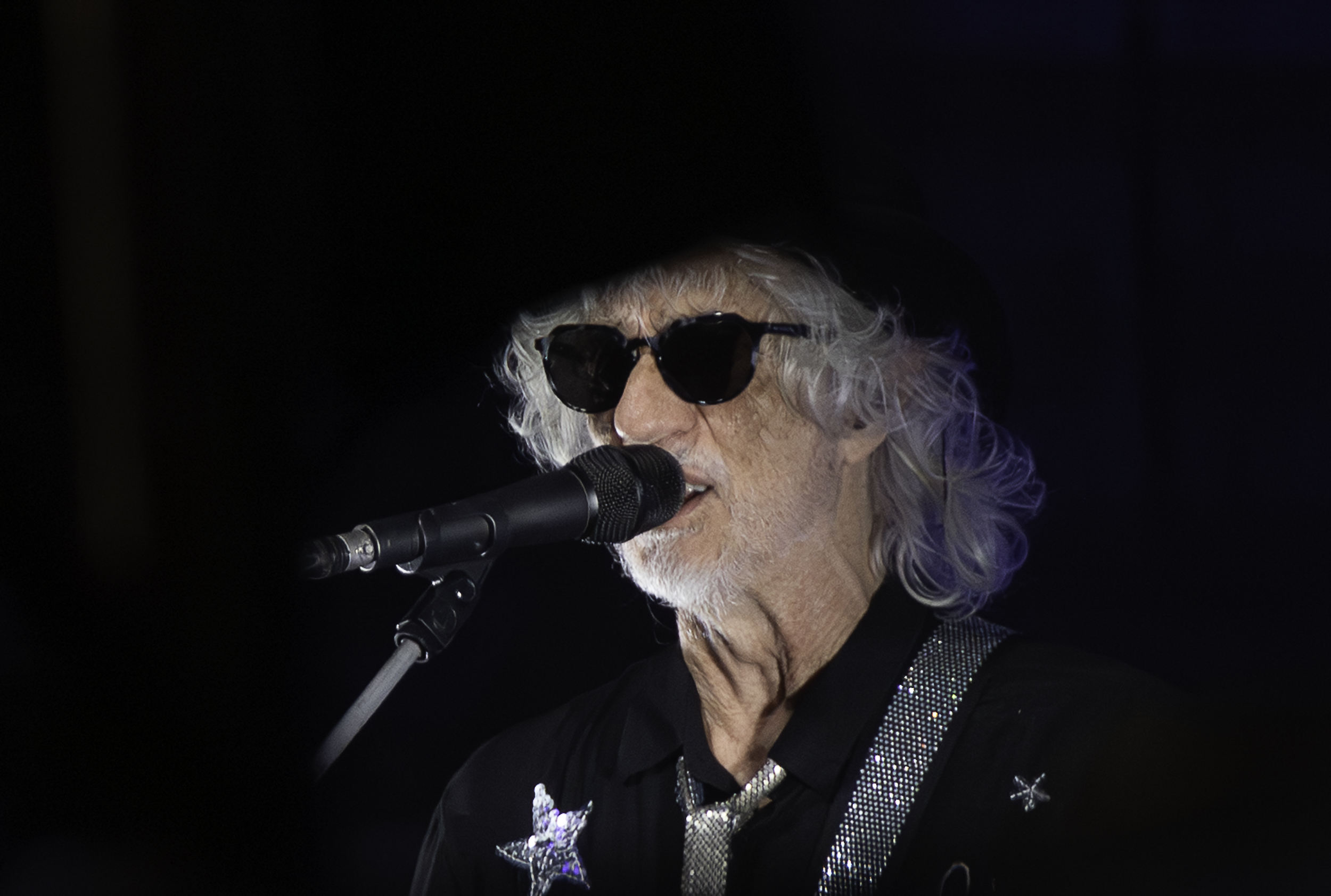— france hyeres concerts 21 07 2026 louis bertignac